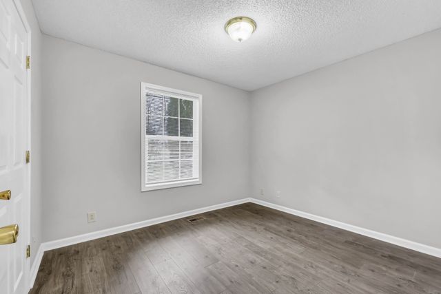 356 Donna Dr, Clarksville, TN 37042