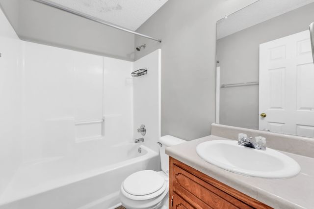 356 Donna Dr, Clarksville, TN 37042