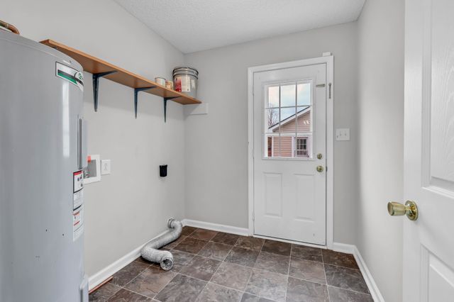 356 Donna Dr, Clarksville, TN 37042