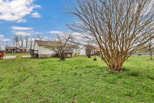 356 Donna Dr, Clarksville, TN 37042