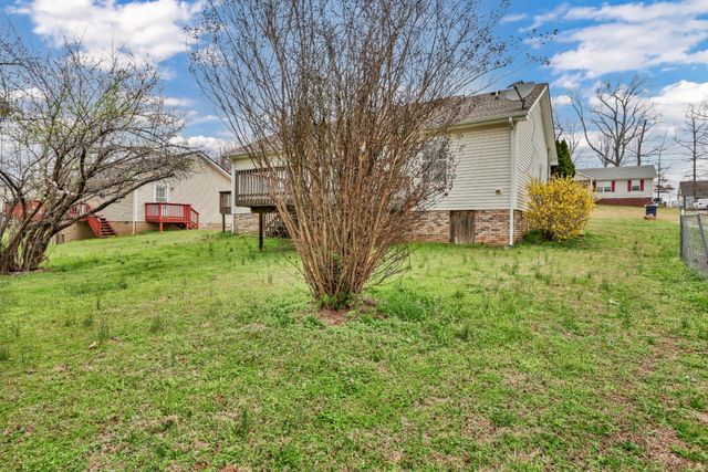 356 Donna Dr, Clarksville, TN 37042