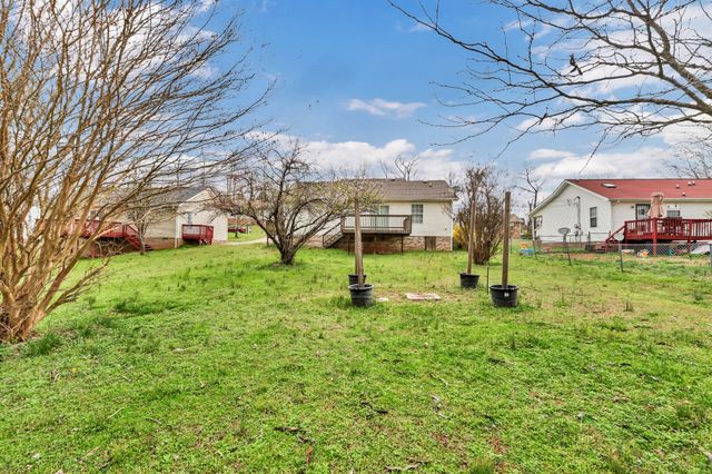 356 Donna Dr, Clarksville, TN 37042