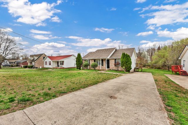 356 Donna Dr, Clarksville, TN 37042