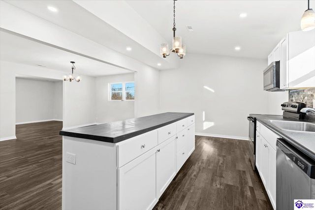 173 Kentucky Circle, Radcliff, KY 40160