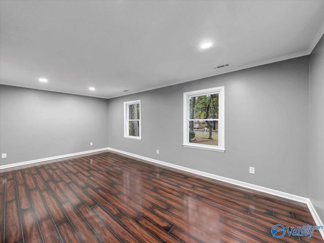 806 SW Long Bow Drive, Decatur, AL 35603