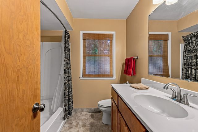 2625 24th Street, Rock Island, IL 61201