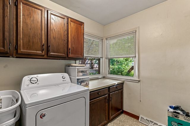 2625 24th Street, Rock Island, IL 61201