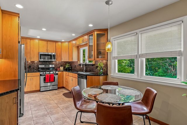 2625 24th Street, Rock Island, IL 61201