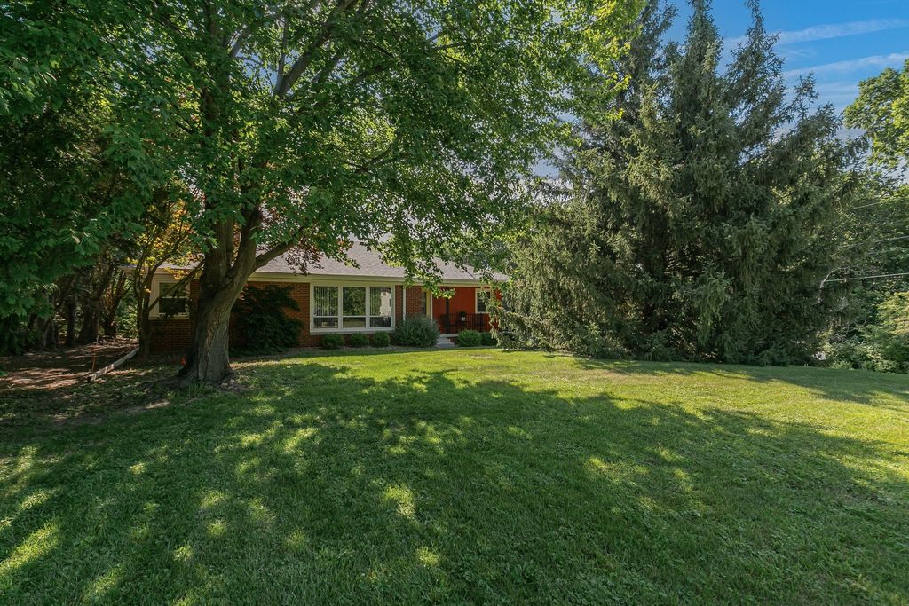 2625 24th Street, Rock Island, IL 61201