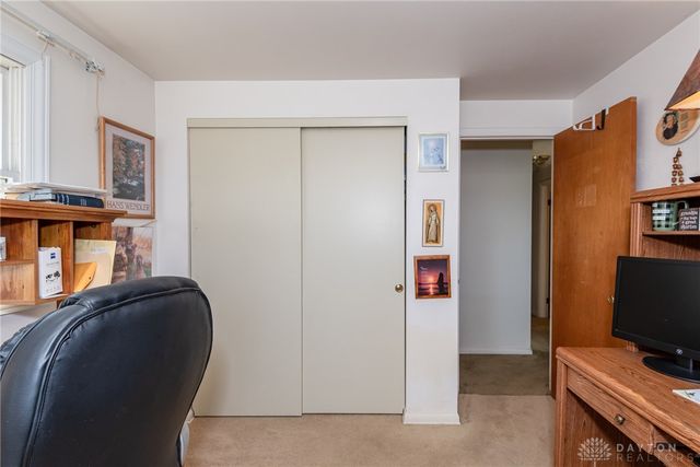 1021 Cottage Court Drive, Fairborn, OH 45324