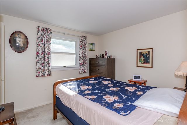 1021 Cottage Court Drive, Fairborn, OH 45324