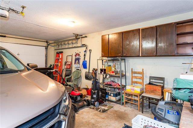 1021 Cottage Court Drive, Fairborn, OH 45324