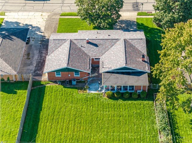 1021 Cottage Court Drive, Fairborn, OH 45324