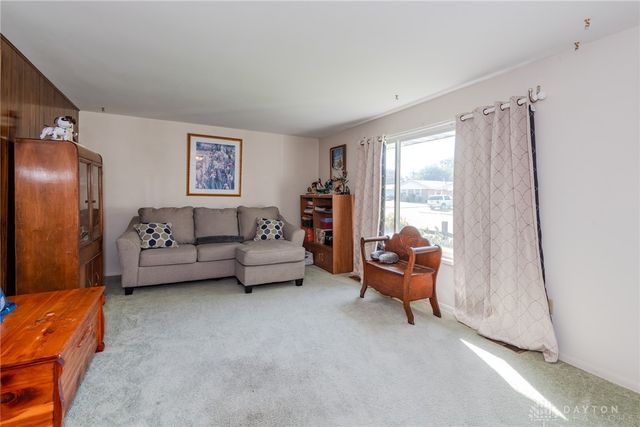 1021 Cottage Court Drive, Fairborn, OH 45324
