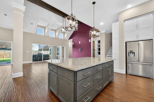 715 Suncatcher Circle, Richmond, TX 77406