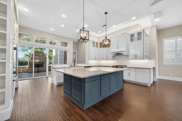 715 Suncatcher Circle, Richmond, TX 77406