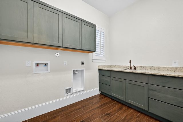 715 Suncatcher Circle, Richmond, TX 77406