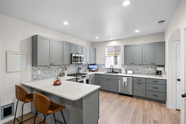 1331 NE 4th Street, Redmond, OR 97756