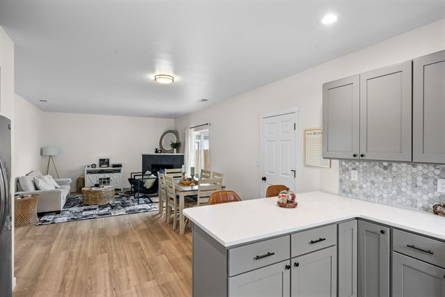 1331 NE 4th Street, Redmond, OR 97756