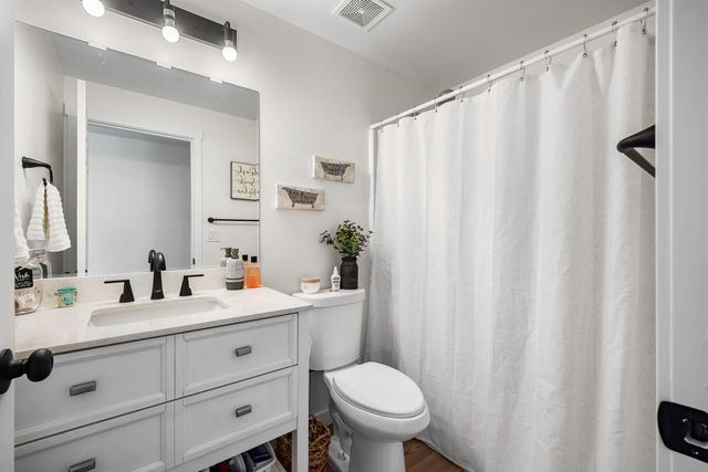 1331 NE 4th Street, Redmond, OR 97756