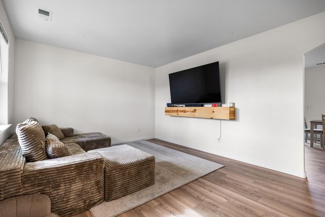 1331 NE 4th Street, Redmond, OR 97756