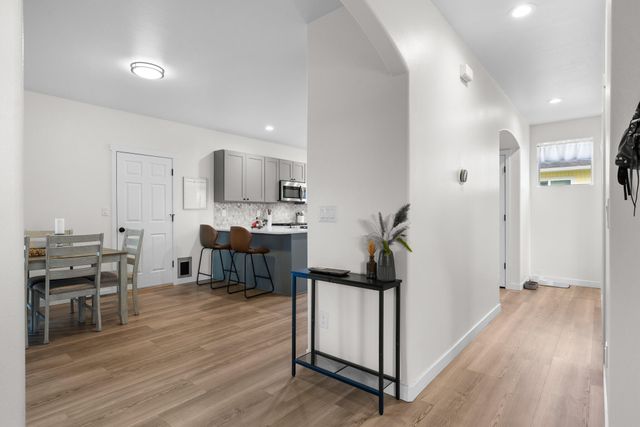 1331 NE 4th Street, Redmond, OR 97756