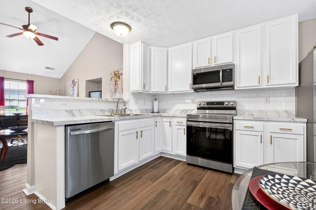 6314 Maravian Dr, Louisville, KY 40258