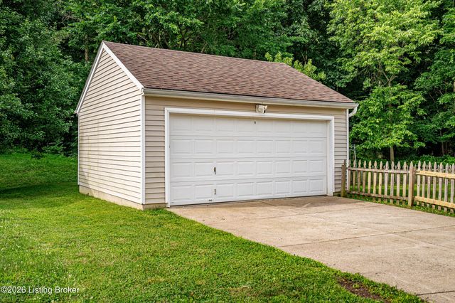 6314 Maravian Dr, Louisville, KY 40258