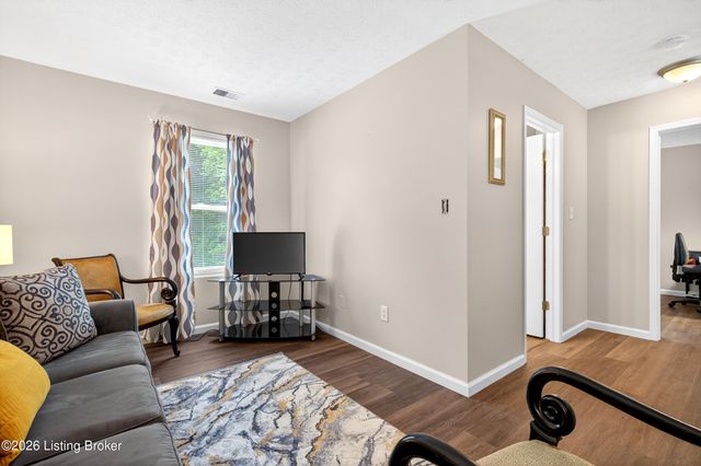 6314 Maravian Dr, Louisville, KY 40258