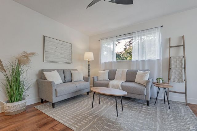 64 Los Padres Cir, Novato, CA 94947