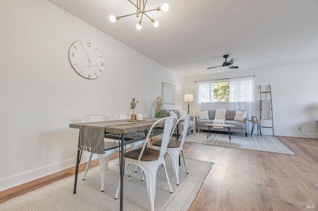 64 Los Padres Cir, Novato, CA 94947