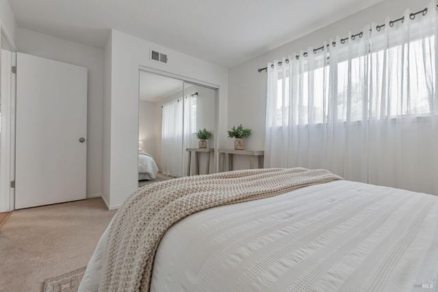 64 Los Padres Cir, Novato, CA 94947
