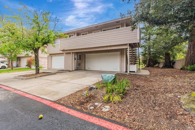 64 Los Padres Cir, Novato, CA 94947