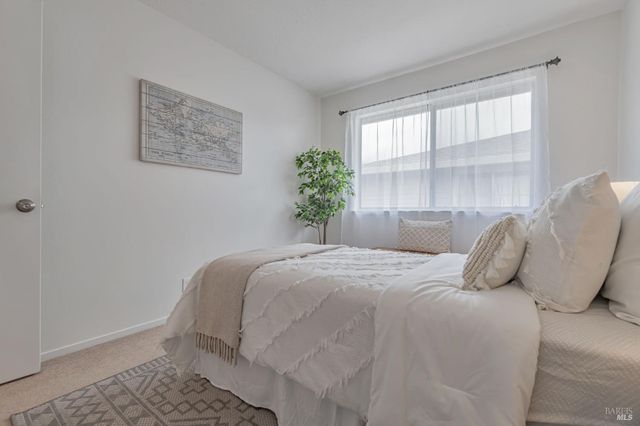 64 Los Padres Cir, Novato, CA 94947