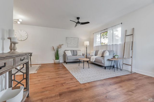64 Los Padres Cir, Novato, CA 94947