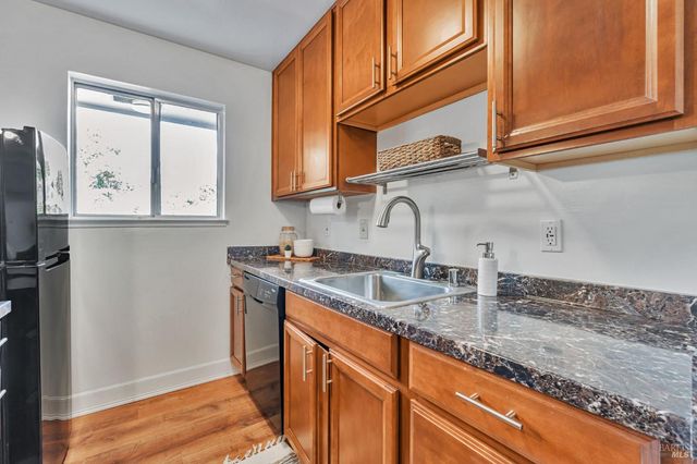 64 Los Padres Cir, Novato, CA 94947