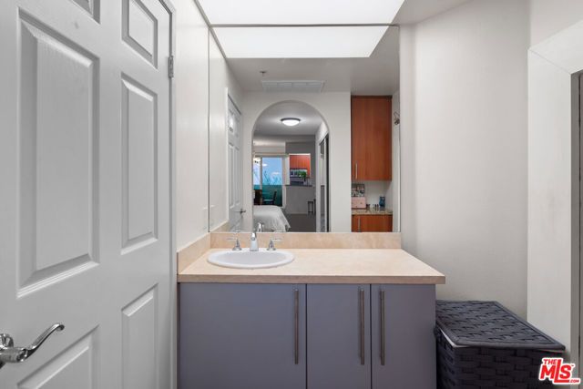 620 S Gramercy Place 229, Los Angeles, CA 90005