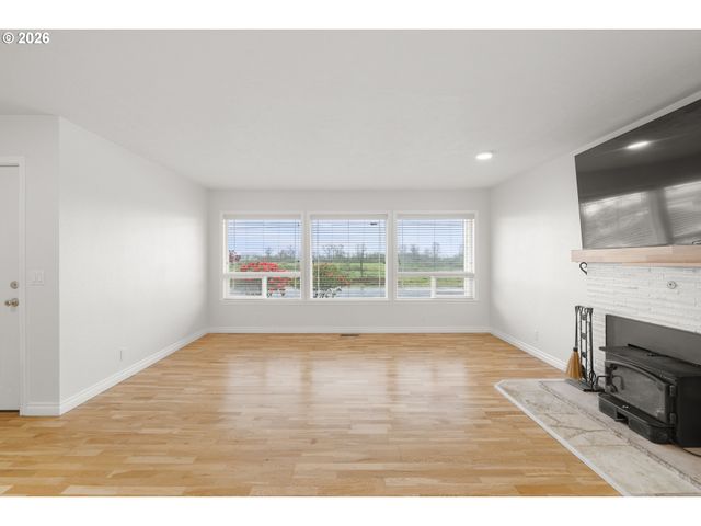 5720 SOLLIE SMITH Rd, Tillamook, OR 97141
