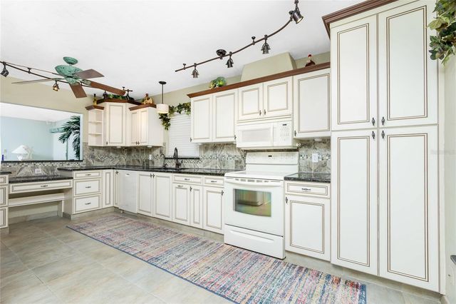 11409 SW COURTNEY DRIVE, Lake Suzy, FL 34269