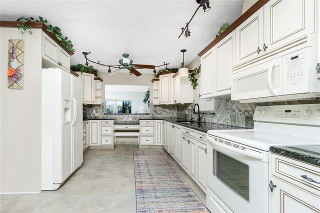 11409 SW COURTNEY DRIVE, Lake Suzy, FL 34269