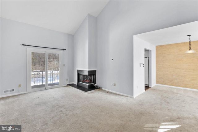 222 STEEPLECHASE CT, Woodbury, NJ 08096