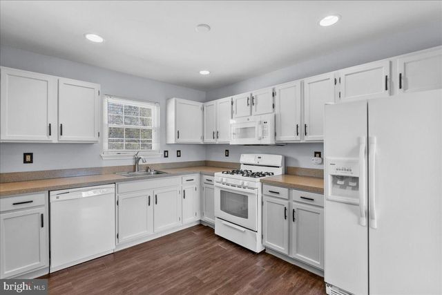 222 STEEPLECHASE CT, Woodbury, NJ 08096