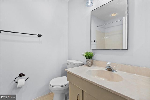 222 STEEPLECHASE CT, Woodbury, NJ 08096