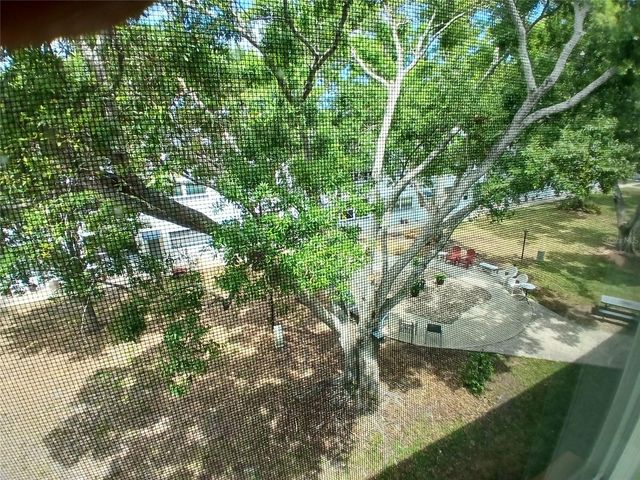 5880 38TH AVENUE N 304, St Petersburg, FL 33710