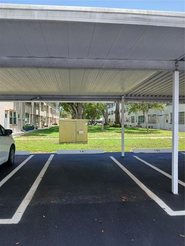 5880 38TH AVENUE N 304, St Petersburg, FL 33710