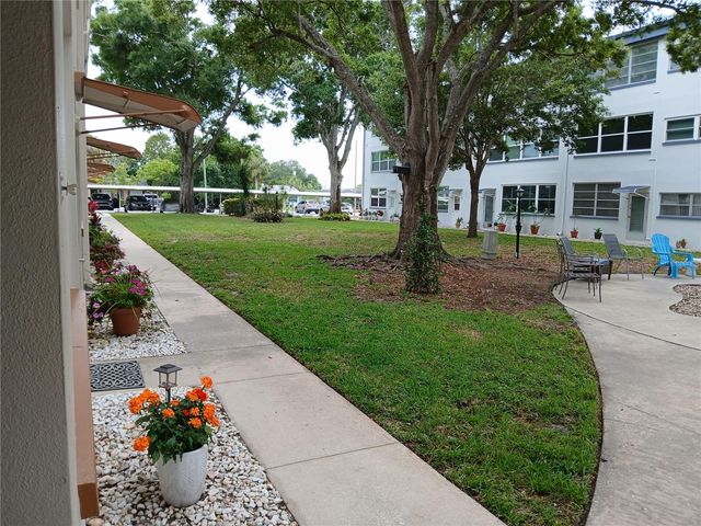 5880 38TH AVENUE N 304, St Petersburg, FL 33710
