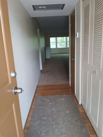 5880 38TH AVENUE N 304, St Petersburg, FL 33710