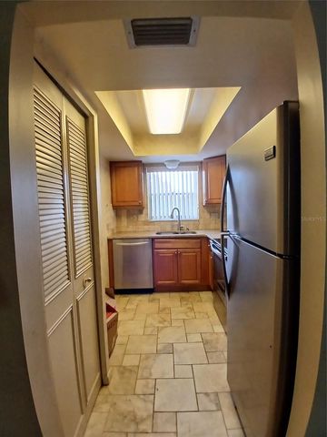 5880 38TH AVENUE N 304, St Petersburg, FL 33710