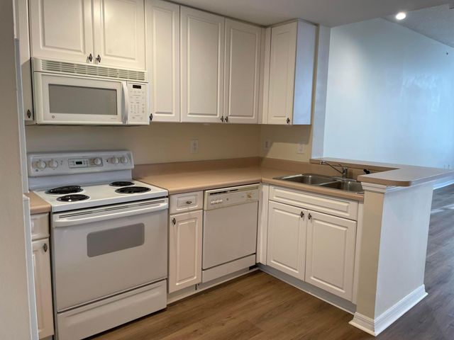255 Evernia Street 513, West Palm Beach, FL 33401