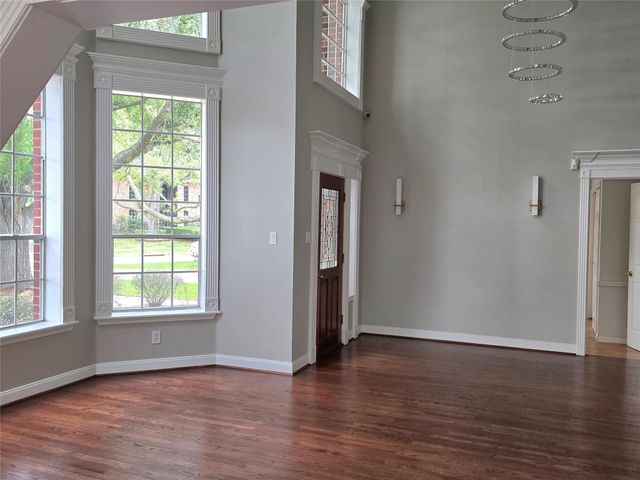 12018 Mckinney Falls Lane, Sugar Land, TX 77498